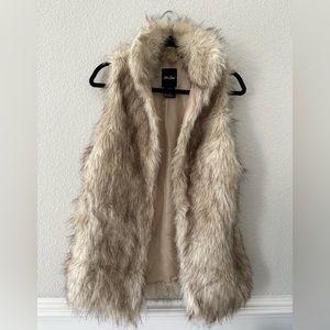 Me Jane Faux Fur vest